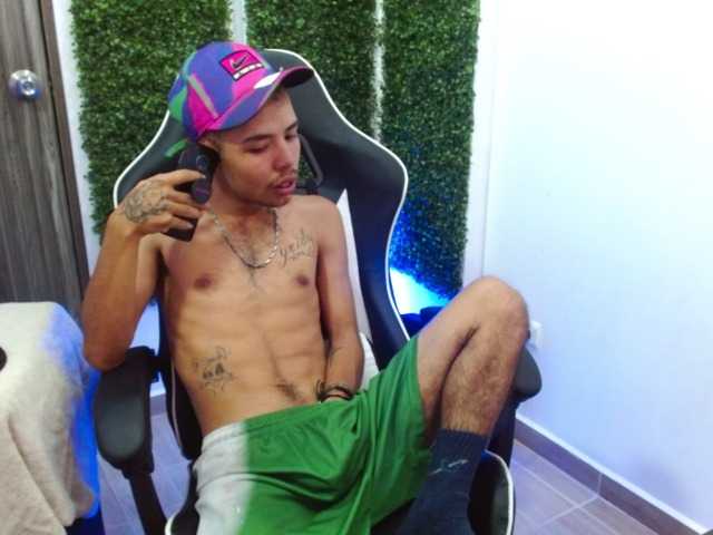 Live sex webcam photo for JAYCOOB #277430548