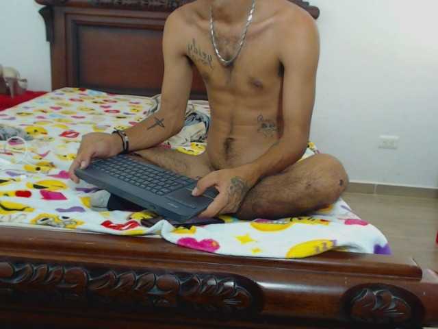 Live sex webcam photo for JAYCOOB #277627107