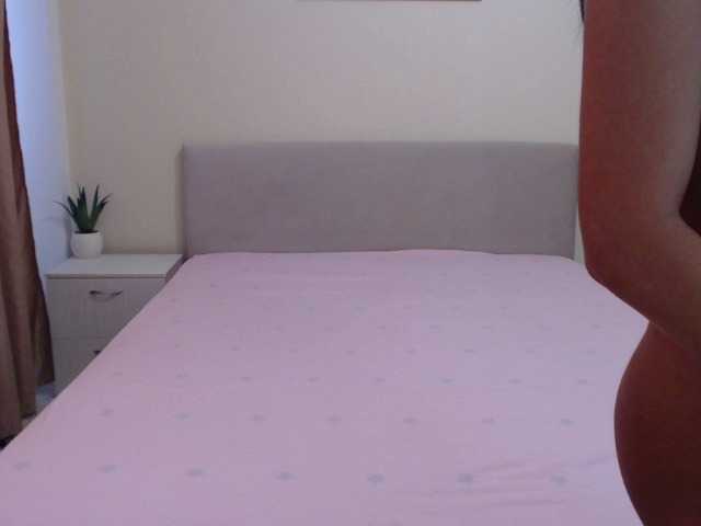 Live sex webcam photo for JENNYX0 #272584878