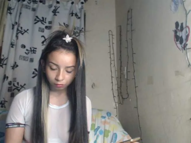 Live sex webcam photo for JHOANITAHOT #273241352