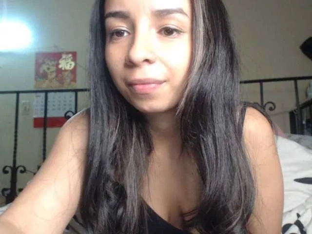 Live sex webcam photo for JHOANITAHOT #273793706