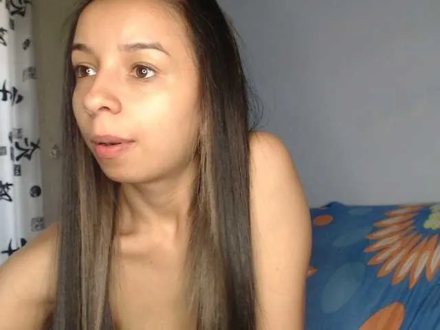 Live sex webcam photo for JHOANITAHOT #274012407