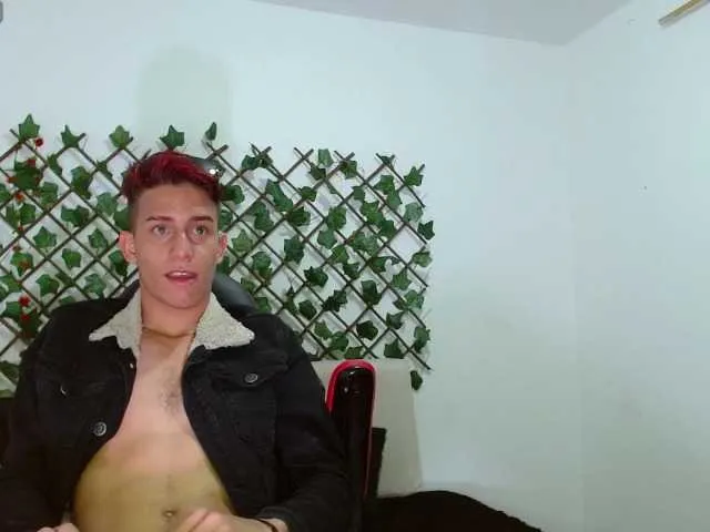 Live sex webcam photo for JHOSS19 #277701857