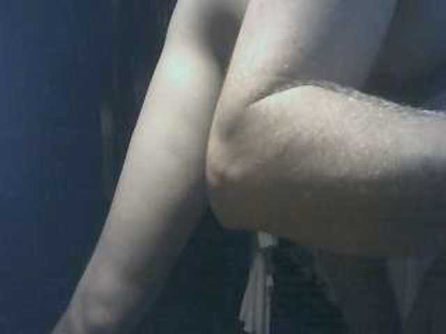 Live sex webcam photo for JaPipik14 #276988136