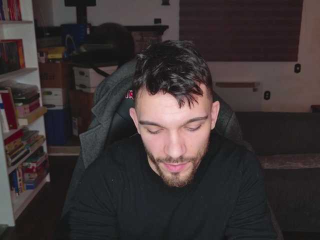 Live sex webcam photo for JackDesFeux #277108085