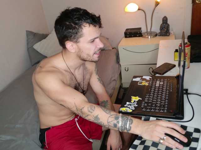 Live sex webcam photo for JackDesFeux #278301238