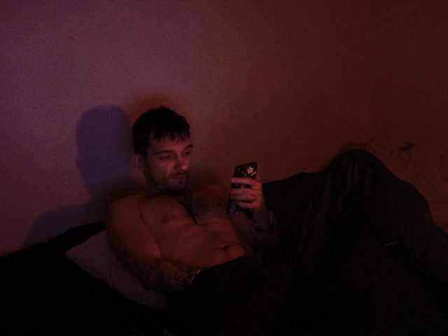 Live sex webcam photo for JackDesFeux #290233802