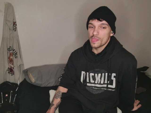 Live sex webcam photo for JackDesFeux #290705948