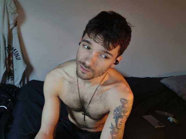 Live sex webcam photo for JackDesFeux #290895468