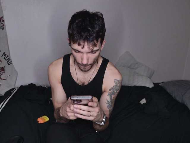 Live sex webcam photo for JackDesFeux #290922554