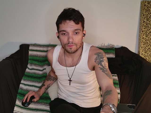 Live sex webcam photo for JackDesFeux #291117440