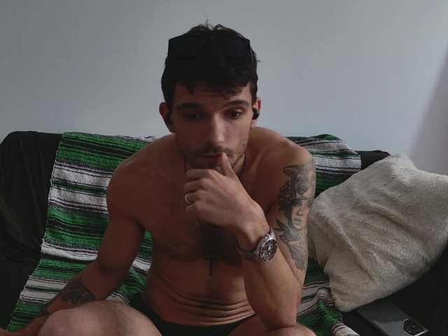 Live sex webcam photo for JackDesFeux #291233251