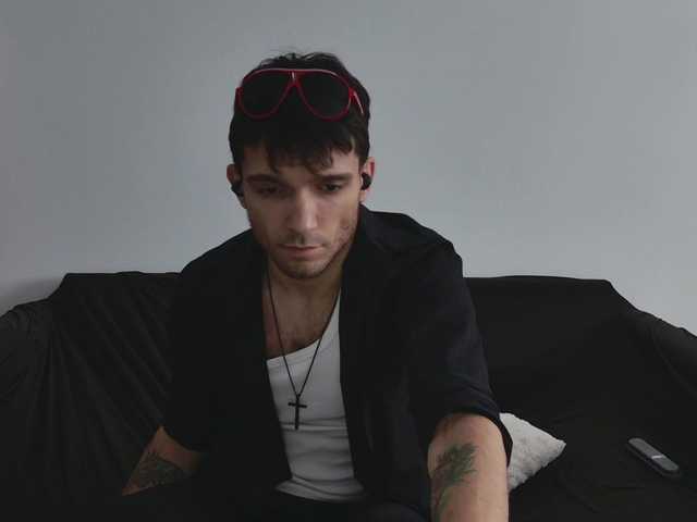 Live sex webcam photo for JackDesFeux #291254830