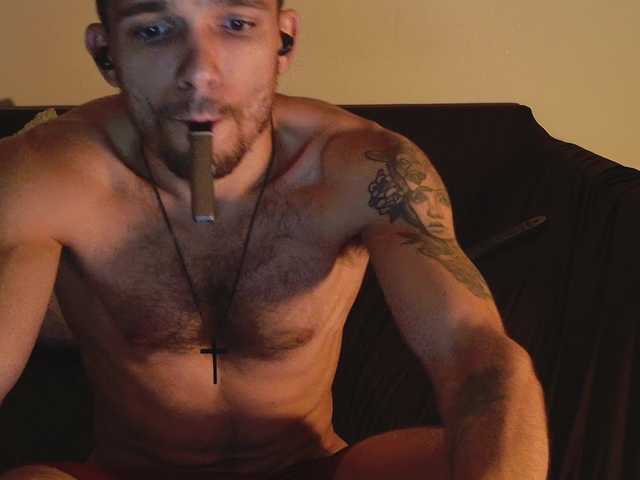 Live sex webcam photo for JackDesFeux #291390150