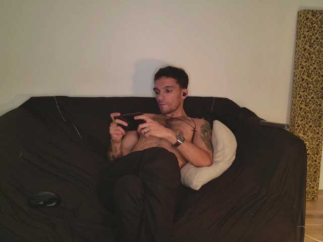 Live sex webcam photo for JackDesFeux #291499750