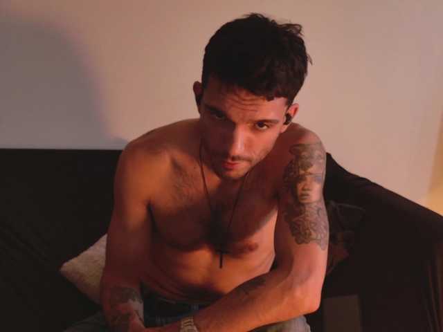 Live sex webcam photo for JackDesFeux #291510324