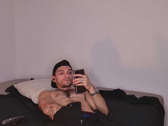 Live sex webcam photo for JackDesFeux #291581268