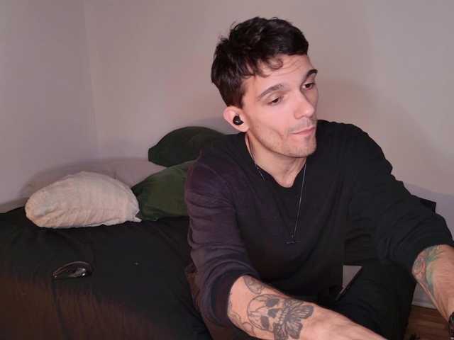 Live sex webcam photo for JackDesFeux #291668207