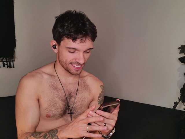 Live sex webcam photo for JackDesFeux #292205299