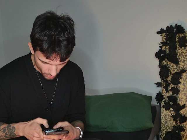 Live sex webcam photo for JackDesFeux #292258046