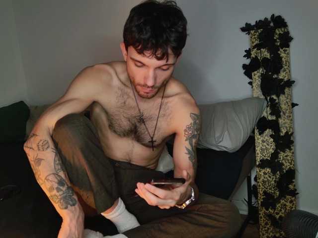 Live sex webcam photo for JackDesFeux #292279590