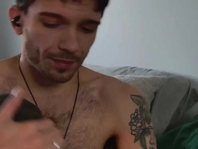 Live sex webcam photo for JackDesFeux #292302580