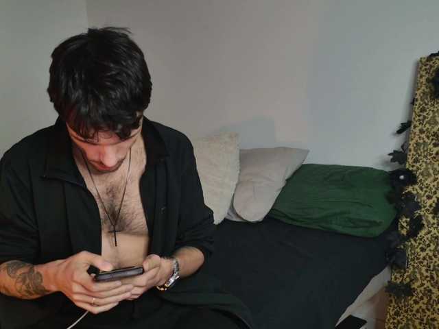 Live sex webcam photo for JackDesFeux #292338108