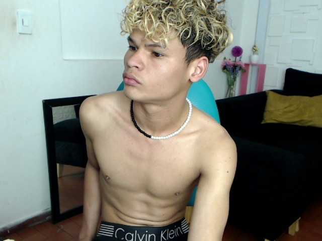 Live sex webcam photo for JackSwim #276827527