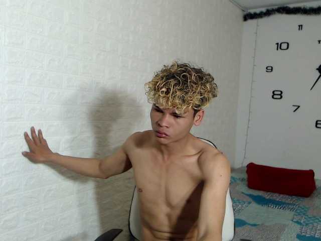 Live sex webcam photo for JackSwim #276857910