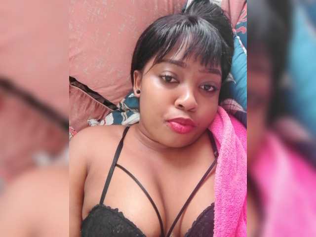 Live sex webcam photo for Jackiiiee #273699977