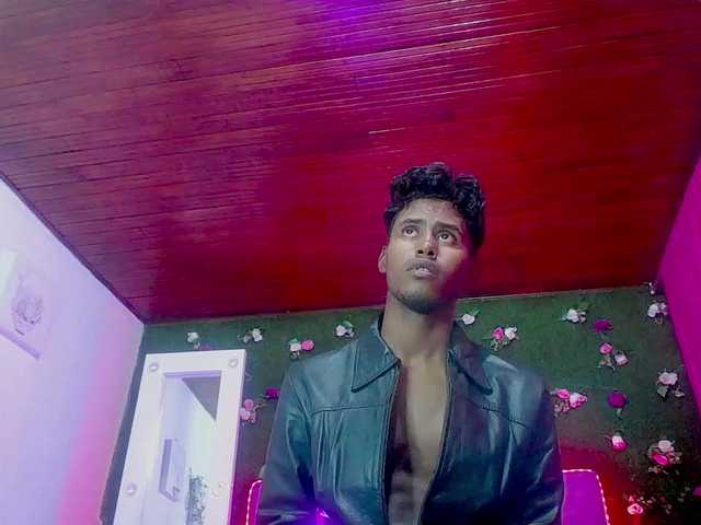 Live sex webcam photo for JackxJonhsonn #276827718