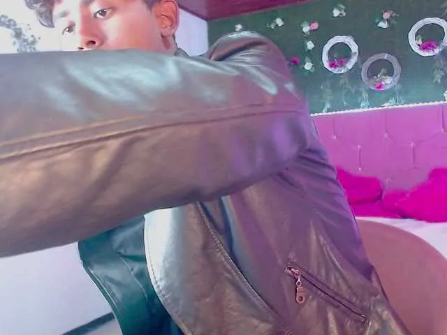 Live sex webcam photo for JackxJonhsonn #276915172