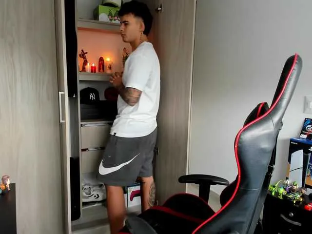 Live sex webcam photo for Jacob-fireexx #292088165