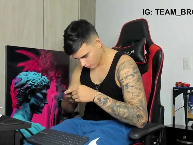 Live sex webcam photo for Jacob-fireexx #292231592