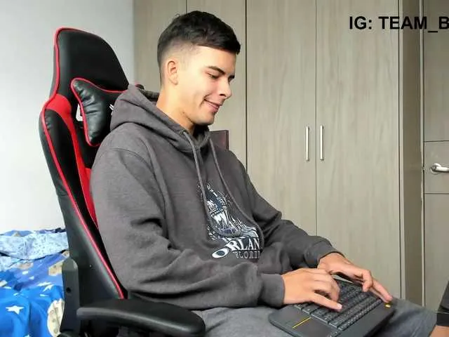 Live sex webcam photo for Jacob-fireexx #292254327