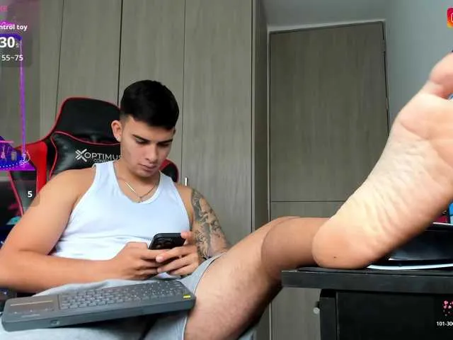 Live sex webcam photo for Jacob-fireexx #292342623