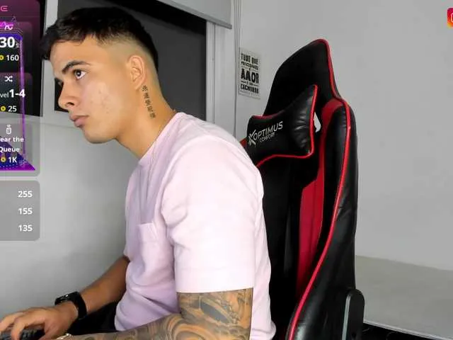 Live sex webcam photo for Jacob-fireexx #292365249