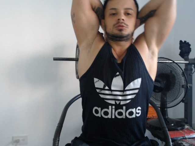 Live sex webcam photo for JacobGains #275581298