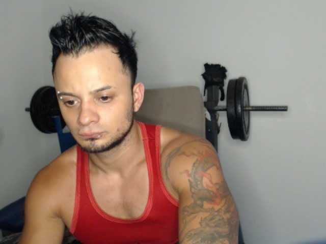 Live sex webcam photo for JacobGains #275585295