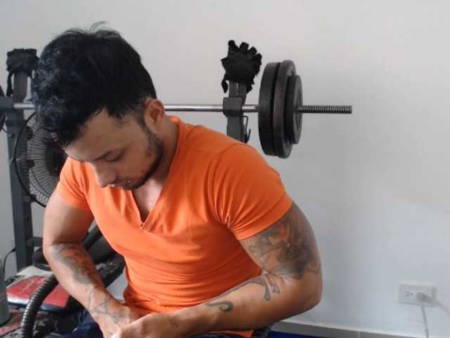 Live sex webcam photo for JacobGains #275614639