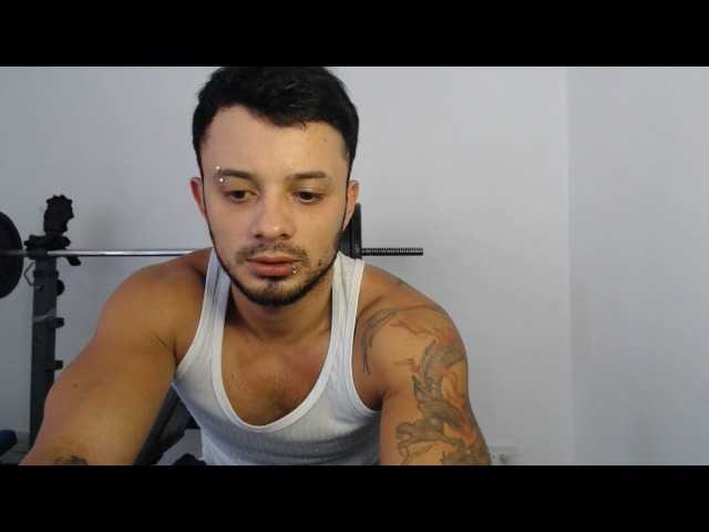 Live sex webcam photo for JacobGains #275646619