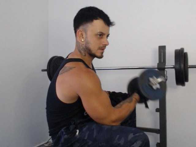 Live sex webcam photo for JacobGains #275698291