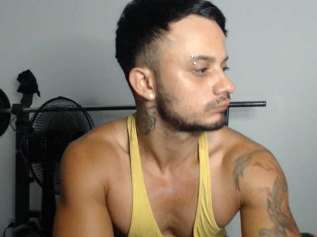 Live sex webcam photo for JacobGains #275725035
