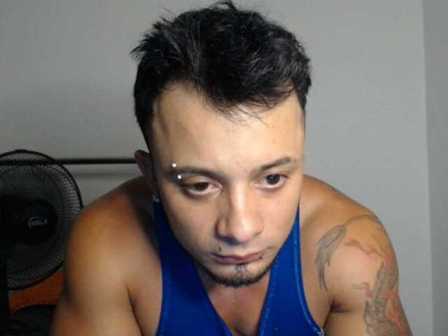 Live sex webcam photo for JacobGains #275772085