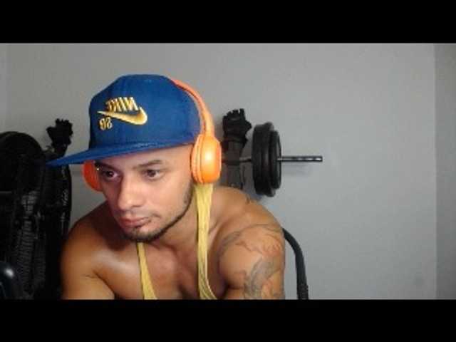 Live sex webcam photo for JacobGains #275793737