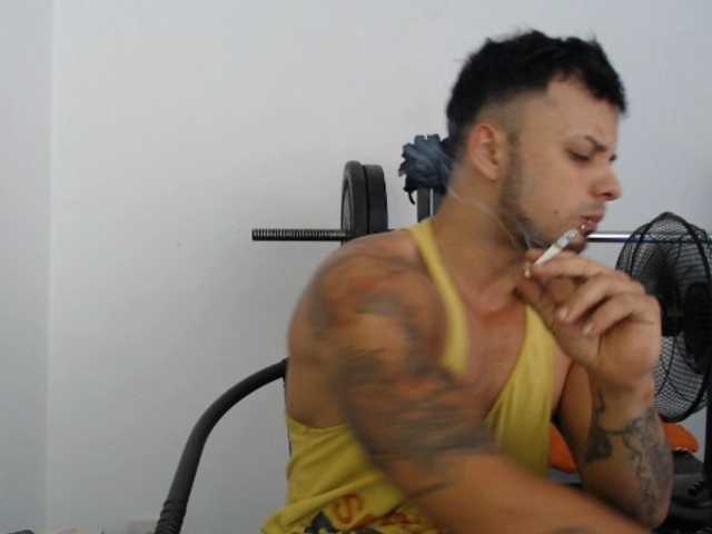 Live sex webcam photo for JacobGains #275904348
