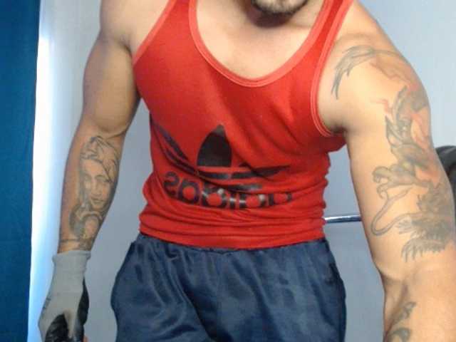 Live sex webcam photo for JacobGains #277131689