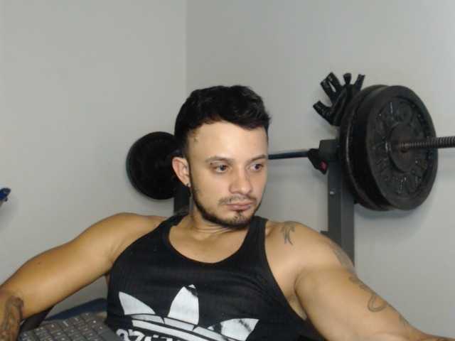 Live sex webcam photo for JacobGains #277163280