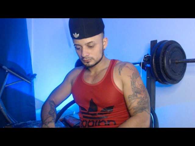 Live sex webcam photo for JacobGains #277225434