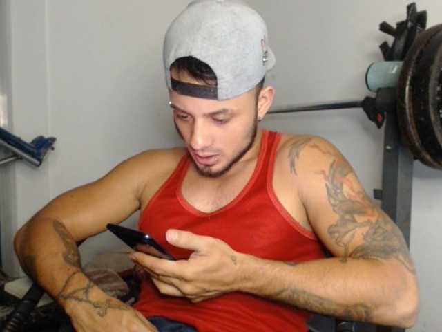 Live sex webcam photo for JacobGains #277308733